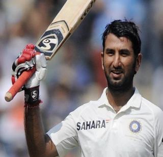 Pujara's unbeaten century | पुजाराची नाबाद शतकी खेळी