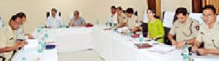 Fast settle the judicial cases | न्यायप्रविष्ट प्रकरणांचा जलदगतीने निपटारा करा