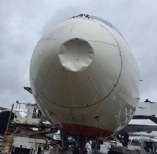 Chapel 'Air-India plane was hit by the bird | पक्ष्याची धडक बसून 'चेपले' एअर इंडियाचे विमान