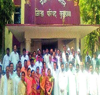 The newly elected Vice President accepted the charge | नवनिर्वाचित उपाध्यक्षांनी स्वीकारला पदभार The newly elected Vice President accepted the charge | नवनिर्वाचित उपाध्यक्षांनी स्वीकारला पदभार