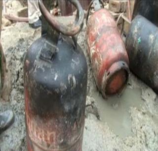 Cylinder blast compensation compensation of 14 lakh | सिलिंडर स्फोटाची नुकसानभरपाई १४ लाख