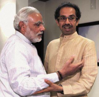 Uddhav Thackeray's understanding of throwing Modi on the food table | जेवणाच्या ताटावर मोदी काढणार उद्धव ठाकरेंची समजूत