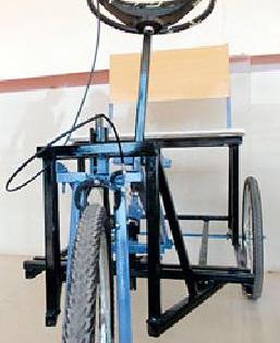 Handicap steering cycle made by Ryson's students | रायसोनीच्या विद्यार्थ्यांनी बनविली हॅन्डीकॅप स्टेअरिंग सायकल Handicap steering cycle made by Ryson's students | रायसोनीच्या विद्यार्थ्यांनी बनविली हॅन्डीकॅप स्टेअरिंग सायकल