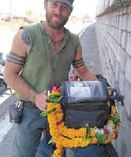 Keaydan reached the district for a cosmic debut in the district | जगभ्रमंतीसाठी निघालेला केयडन पोहोचला जिल्ह्यात Keaydan reached the district for a cosmic debut in the district | जगभ्रमंतीसाठी निघालेला केयडन पोहोचला जिल्ह्यात