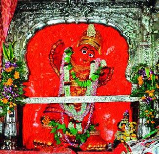 Taxes for the devotees coming from a private vehicle for a visit | खासगी वाहनातून दर्शनासाठी येणाऱ्या भाविकांसाठी कर Taxes for the devotees coming from a private vehicle for a visit | खासगी वाहनातून दर्शनासाठी येणाऱ्या भाविकांसाठी कर