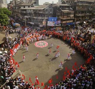 Strong reception of New Year in the city with Mumbai | मुंबईसह राज्यात नववर्षाचे जोरदार स्वागत