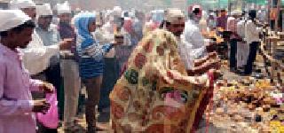 The pilgrimage of 'Bhoota Yatra' is a relief to millions | ‘भुताच्या यात्रे’त पेटला लाखोंचा कापूर The pilgrimage of 'Bhoota Yatra' is a relief to millions | ‘भुताच्या यात्रे’त पेटला लाखोंचा कापूर