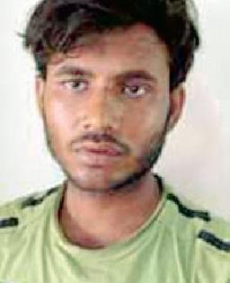 Amit Kane, who runs a bicycle after the burglary | घरफोडीनंतर दुचाकीही चोरायचा अमित केने Amit Kane, who runs a bicycle after the burglary | घरफोडीनंतर दुचाकीही चोरायचा अमित केने
