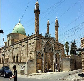 Siege of Iraqi army's Al-Nury mosque | इराकी सैन्याचा अल-नुरी मशिदीला वेढा