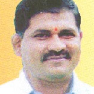 Threat to the farmer: Complaint against policeman Narayan Patil | शेतकऱ्यास धमकी: आमदार नारायण पाटील यांच्याविरूध्द पोलीसात तक्रार