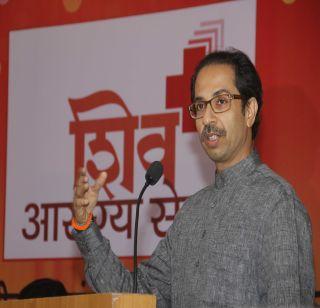 Do not want cow slaughter, farmers commit suicides - Uddhav Thackeray | गोहत्या नको, शेतकरी आत्महत्या चालते - उद्धव ठाकरे