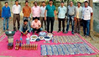 Textured foreign liquor seized of one and a half million rupees | दीड लाख रूपयांची बनावट विदेशी दारु जप्त