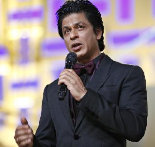 Shahrukh said, "I am not here!" | शाहरुख म्हणाला, ... इथे धड कीसही नाही जमला मला!!