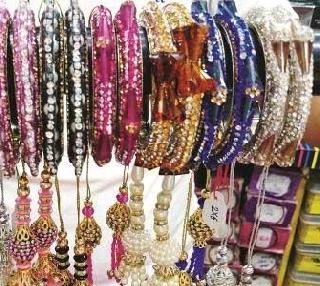 How to keep earrings, bracelets, bangles, necklace? | इयररिंग्ज, ब्रेसलेट, बँगल्स, नेकलेस ठेवायचे कसे?