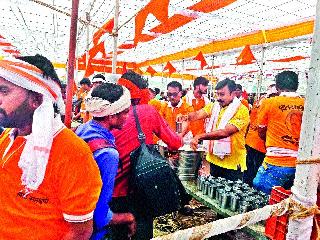 Nanduri road full of devotees | नांदुरी रस्ता भाविकांनी फुलला