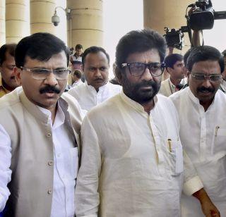 Ravindra Gaikwad's plan to fly the plane | रवींद्र गायकवाडांचा विमान प्रवासाचा मार्ग मोकळा