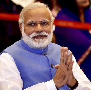 He asked for resignation, Modi gave Smile | त्याने मागितला राजीनामा, मोदींनी दिलं स्माईल