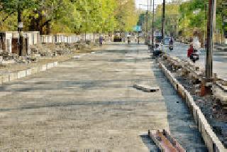 Even after one and a half years, the work still does not work | दीड वर्षे झाली तरी कामाला अद्याप गती नाही Even after one and a half years, the work still does not work | दीड वर्षे झाली तरी कामाला अद्याप गती नाही