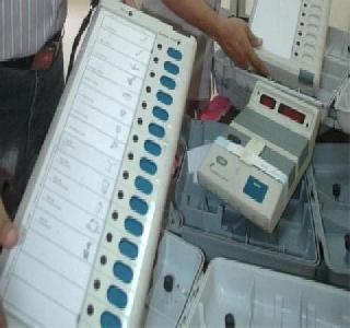 Producers can not alter EVMs either | ईव्हीएममध्ये उत्पादकही बदल करू शकत नाही