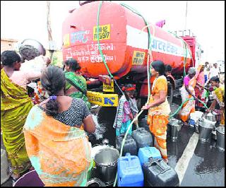 Free water supply to Pusegaon village by self-purchase | स्वखर्चाने पुसेगाव गणात मोफत पाणीपुरवठा