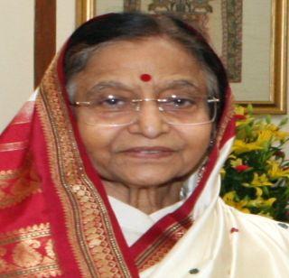 Former President Pratibha Patil from "Lokmat", Life Gaurav Award | माजी राष्ट्रपती प्रतिभा पाटील यांना "लोकमत"कडून जीवन गौरव पुरस्कार