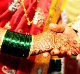 Oh dear! Kelly killed as husband does not have a handshake | अरे बापरे ! पती हॅण्डसम नाही म्हणून केली हत्या Oh dear! Kelly killed as husband does not have a handshake | अरे बापरे ! पती हॅण्डसम नाही म्हणून केली हत्या
