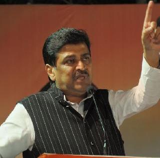 Relieve Jadhav if 56 inch chest: Ashok Chavan | 56 इंच छाती असेल तर जाधव यांची सुटका करा : अशोक चव्हाण