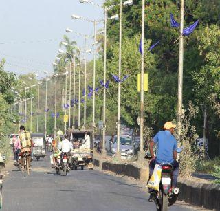 Blue town decorates Bhusawal with blue flag | निळ्या ध्वजांनी भुसावळ शहर सजले