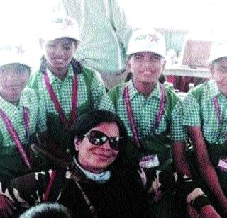 Vaishali Desai, who represents the fort for the blind | अंधांना किल्ल्यांचे दर्शन घडवणारी वैशाली देसाई Vaishali Desai, who represents the fort for the blind | अंधांना किल्ल्यांचे दर्शन घडवणारी वैशाली देसाई