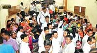 Zilla Parishad filled with teachers | जिल्हा परिषदेत भरली शिक्षकांची जत्रा