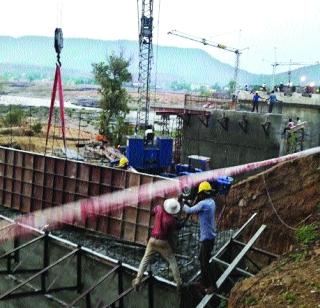 Puddle | पुलाच्या कामात घोळ Puddle | पुलाच्या कामात घोळ