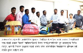 Distribution of Gyron Extension Material to Embulated Trained Youth by Emergency Class | आपत्कालीन कक्षामार्फत आंबोलीतील प्रशिक्षीत युवकांना गियार्रोहण साहित्य वितरीत