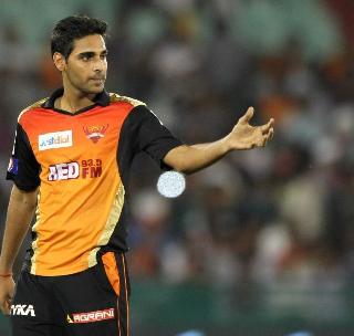 Bhuvneshwar's power-thrashing win over Hyderabad in Punjab in a thrilling match | भुवनेश्वरचा पॉवर पंच, रोमहर्षक सामन्यात हैदराबादचा पंजाबवर विजय