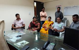 Three-and-a-half hours for Congress-led corporators | काँग्रेस-आघाडी नगरसेवकांचा साडेतीन तास ठिय्या Three-and-a-half hours for Congress-led corporators | काँग्रेस-आघाडी नगरसेवकांचा साडेतीन तास ठिय्या