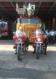 Fire brigade circulation: firefighting week | अग्निशमन दलाचे संचलन : अग्निशमन सप्ताह