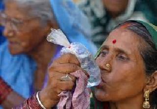 'Water' money in Murthyjapur! | मूर्तिजापुरात ‘पाण्याचा’ पैसा!