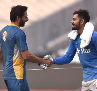 Shahid Afridi's special gift to Virat Kohlik | शाहिद अफ्रिदीला निवृत्तीनिमित्त विराट कोहलीकडून खास गिफ्ट Shahid Afridi's special gift to Virat Kohlik | शाहिद अफ्रिदीला निवृत्तीनिमित्त विराट कोहलीकडून खास गिफ्ट