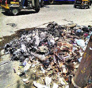 A trash near the station | स्थानकाजवळ कचऱ्याचे ढीग