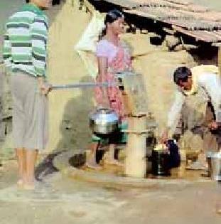 Hundreds of handpumps closed | शेकडो हातपंप बंद