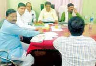 With the absence of officials, Pt. C. Review meeting canceled | अधिकाऱ्यांच्या अनुपस्थितीने पं. स. ची आढावा बैठक रद्द