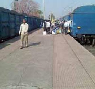 Tiroda railway station will be sophisticated | तिरोडा रेल्वे स्थानक अत्याधुनिक करा