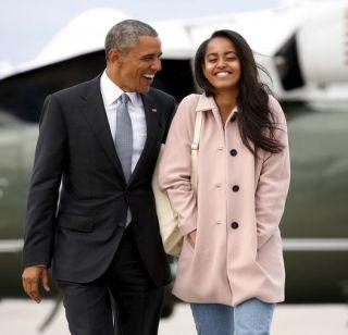 Barack Obama's girl is behind the chase | बराक ओबामांच्या मुलीचा पाठलाग करणारा अटकेत