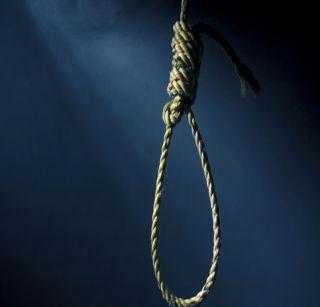 Suicide by taking a future advocate for ritual exams | विधी शाखेची परीक्षा कठीण गेल्याने भावी वकिलाची गळफास घेऊन आत्महत्या Suicide by taking a future advocate for ritual exams | विधी शाखेची परीक्षा कठीण गेल्याने भावी वकिलाची गळफास घेऊन आत्महत्या