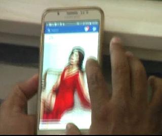 Scope meeting officer was looking at Whatsapp on the offensive photo | टंचाई बैठकीत अधिकारी व्हॉटसअॅपवर पाहत होते आक्षेपार्ह फोटो