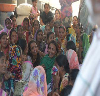 Mourning on Manyarkheda village due to accidental death of sister and brother | बहीण-भावाच्या अपघाती मृत्यूने मन्यारखेडा गावावर शोककळा Mourning on Manyarkheda village due to accidental death of sister and brother | बहीण-भावाच्या अपघाती मृत्यूने मन्यारखेडा गावावर शोककळा