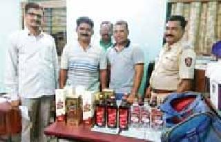 Former soldier arrested for liquor sale | दारुविक्री करताना माजी सैनिकाला अटक