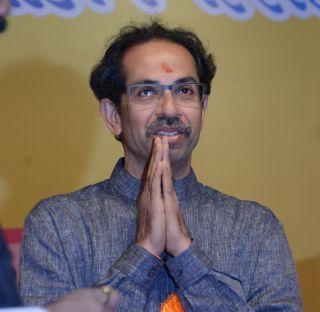 There is no other significant personality except President's Commanders - Uddhav Thackeray | राष्ट्रपतीपदासाठी सरसंघचालकांशिवाय दुसरी महनीय व्यक्ती नाही - उद्धव ठाकरे