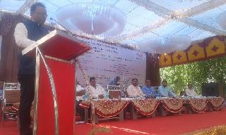 Power minister in the public meeting | जनता दरबारात कडाडले ऊर्जामंत्री Power minister in the public meeting | जनता दरबारात कडाडले ऊर्जामंत्री