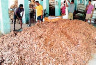 Market Committee 'Sour-sweet' | बाजार समिती झाली ‘आंबट-गोड’