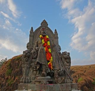 Reinstatement of Gold throne at Raigad | रायगडावर सुवर्ण सिंहासनाची पुनर्स्थापना